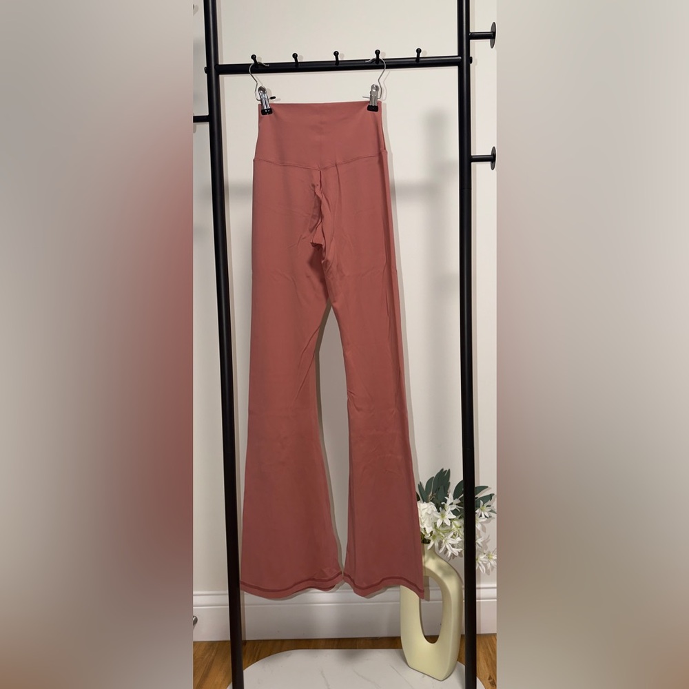 Aerie OFFLINE Real Me Cross Over High-Waisted Flare Leggings Pink | Size M - Picture 6 of 7